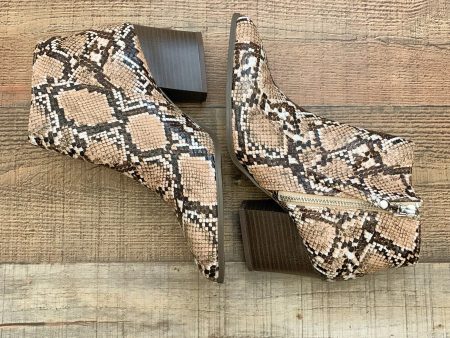 Qupid Snakeskin Booties- Size 7.5 (In Great Condition) Fashion