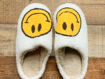 No Brand White Yellow Smiley Face Slippers- Size 39-40 (US size 8-9) Fashion