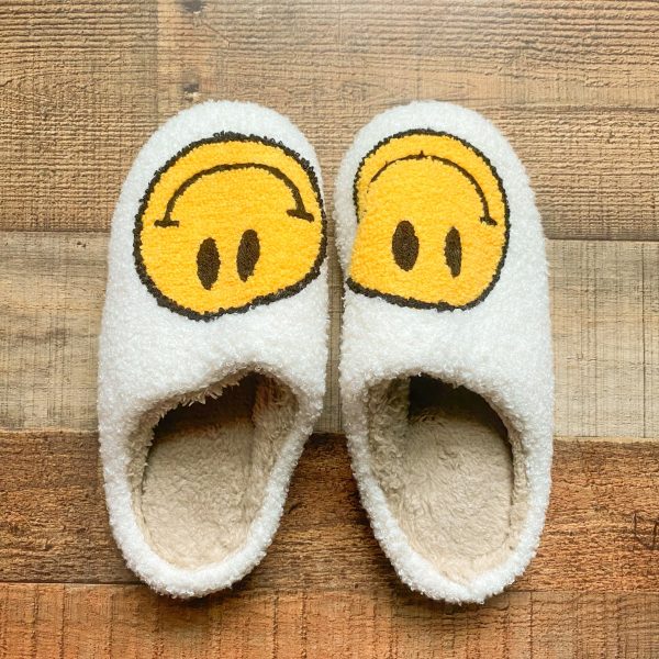 No Brand White Yellow Smiley Face Slippers- Size 39-40 (US size 8-9) Fashion