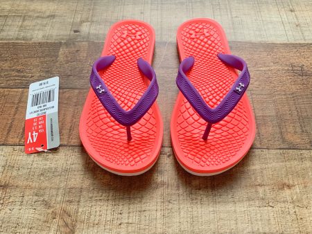 Under Armour Girls Grade School Flip Flops NWT- Size 4Y For Sale